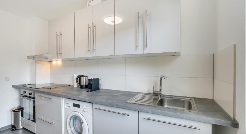 Krefeld Stay Here ND Apartments 3-Star Guesthouse pool