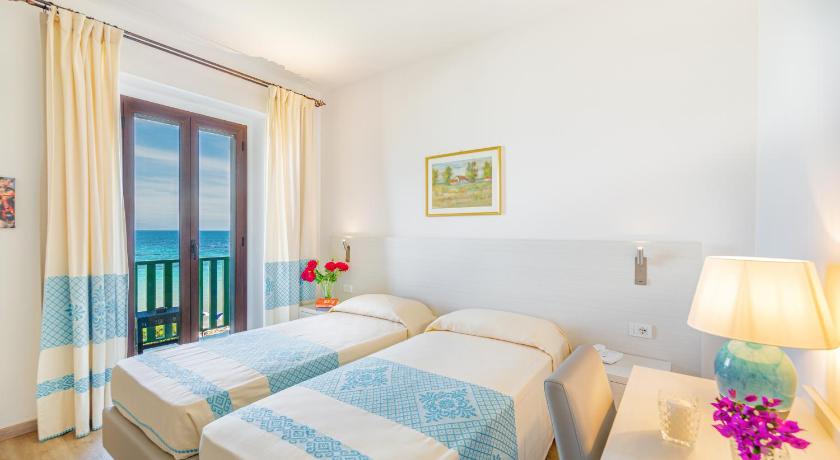 Image of Double or Twin Room with Balcony and Sea View 7