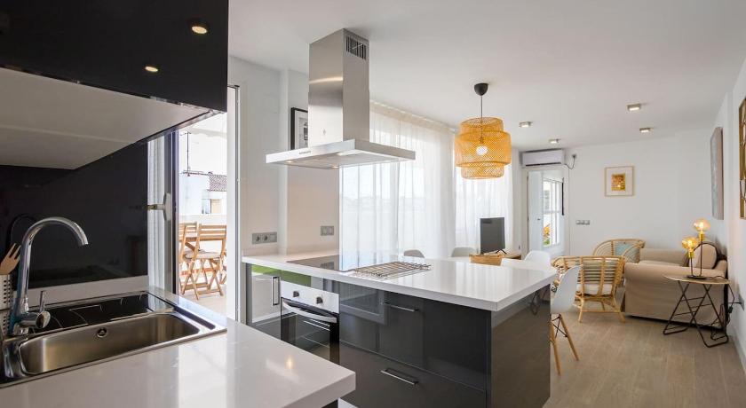 Triana Deluxe Skyview By Valcambre Prices Photos Reviews Address Spain