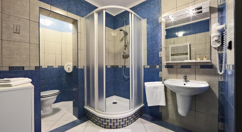 Image of Triple Room 5