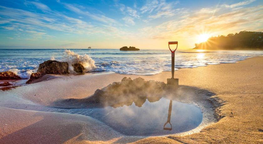 Hot Water Beach Bure Wera photo