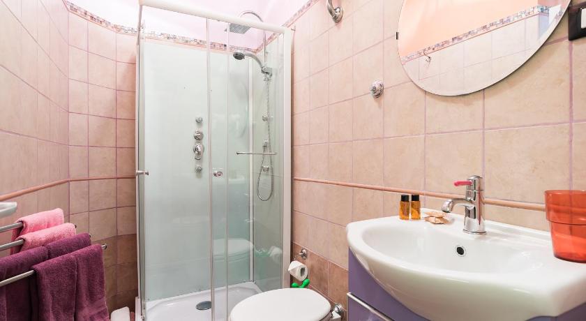 Фото: Апартаменты Делюкс с 1 спальней и балконом (Deluxe One-Bedroom Apartment with Balcony) 2