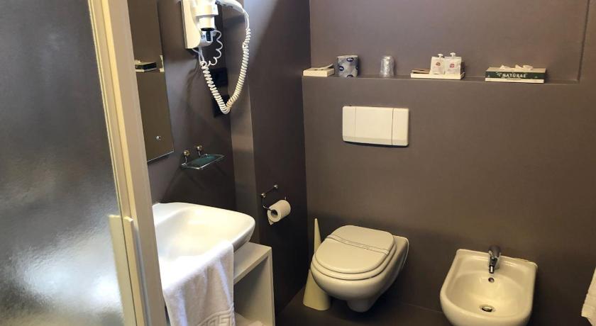 Фото: Просторный одноместный номер (Large Single Room) 3