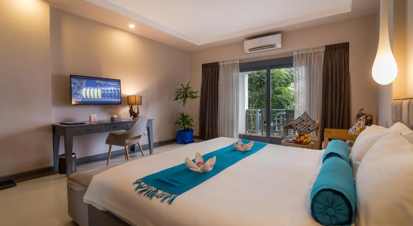 Image of Deluxe King Room 4