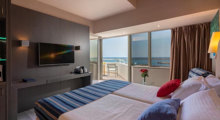 Kyma Suites Beach Hotel