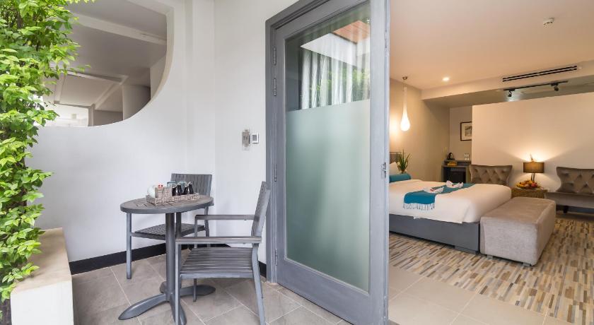 Image of Premier Deluxe Double Room Balcony 15