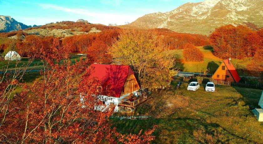 Maple village — Hotel in Pošćenski Kraj