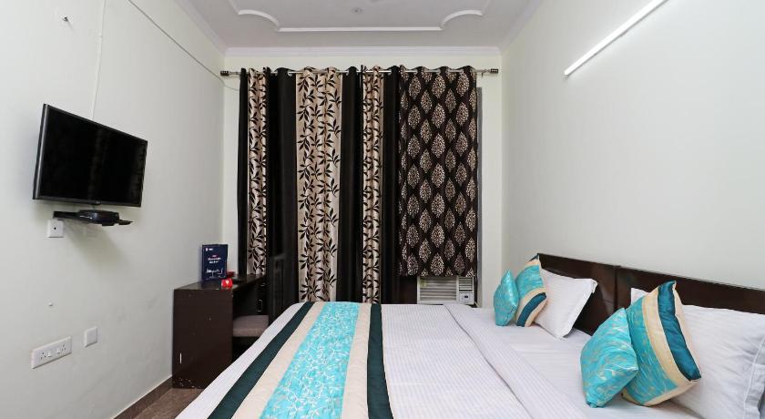 OYO 10172 Dhruv Residency