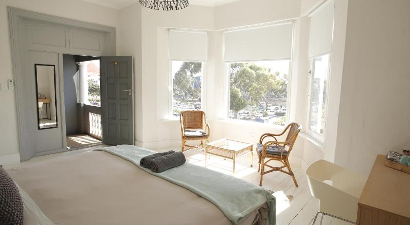 MOY Guesthouse & Backpackers photo