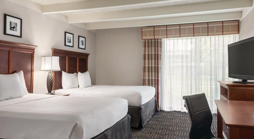 Country Inn & Suites by Radisson, Woodbury, MN