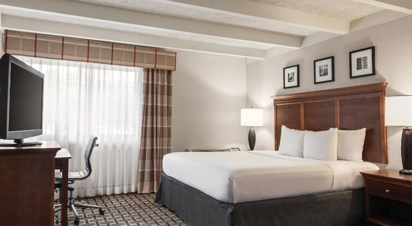 Country Inn & Suites by Radisson, Woodbury, MN