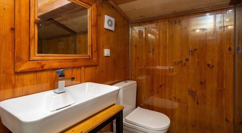 Wonder Wood Hotel photo