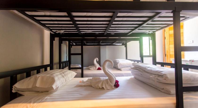 Image of Grace Hostel Room with 2 Bunk Beds 1