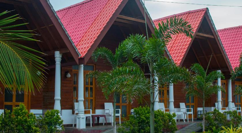 Elegant green beach resort - image 17