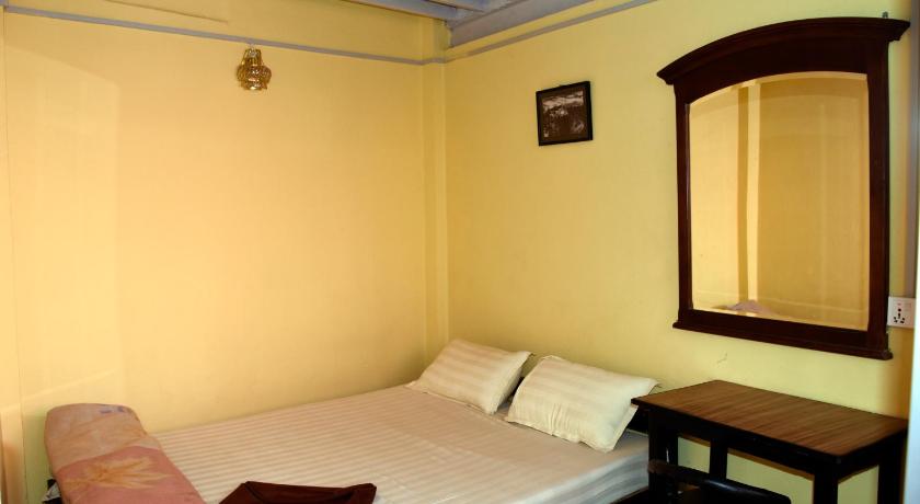 Image of Double Room with Shared Toilet 2