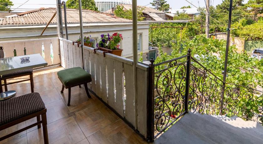 Tsera House photo