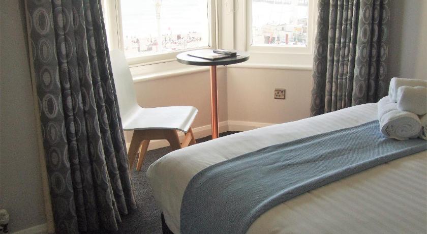 Image of Double Room with Sea View 6