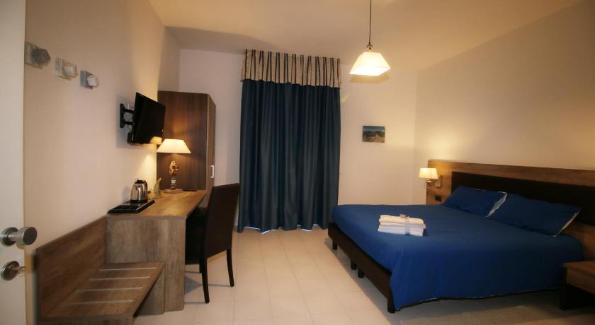 Carrara B & B LA MARMIFERA 3-Star Hotel pool