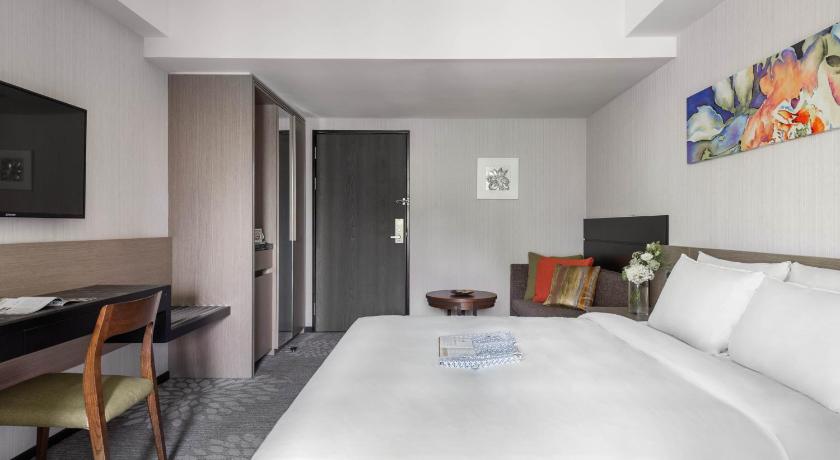 Image of Luxury King Room with Mountain View 4