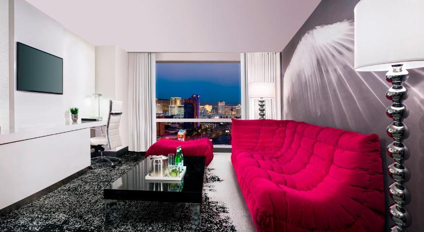 Image of Ivory Suite 3