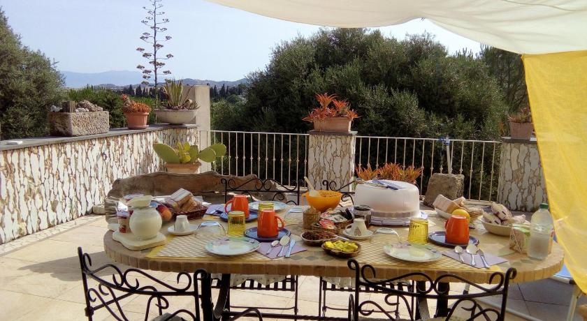 オジエリ Casa d' Artista B&B 4つ星 ホテル 外観