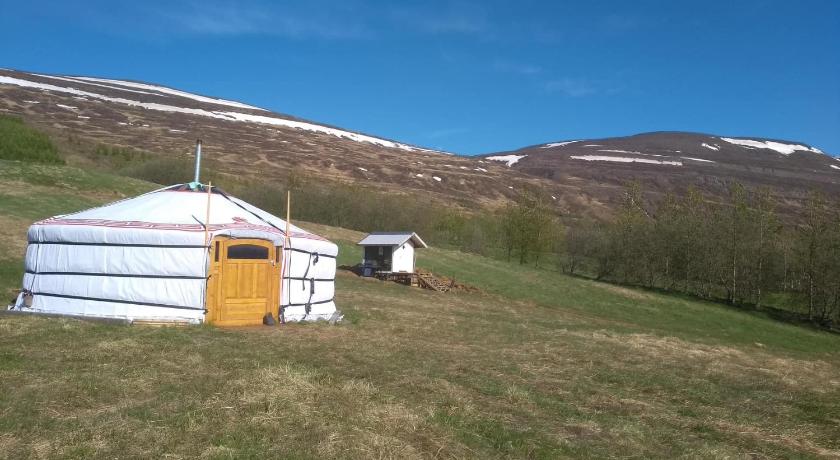 Iceland yurt photo