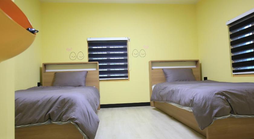 Image of Standard Twin Room 3