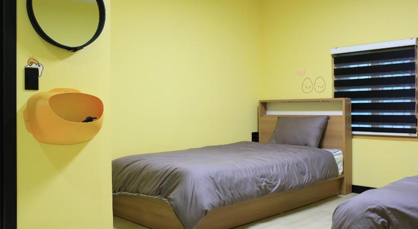 Image of Standard Twin Room 4