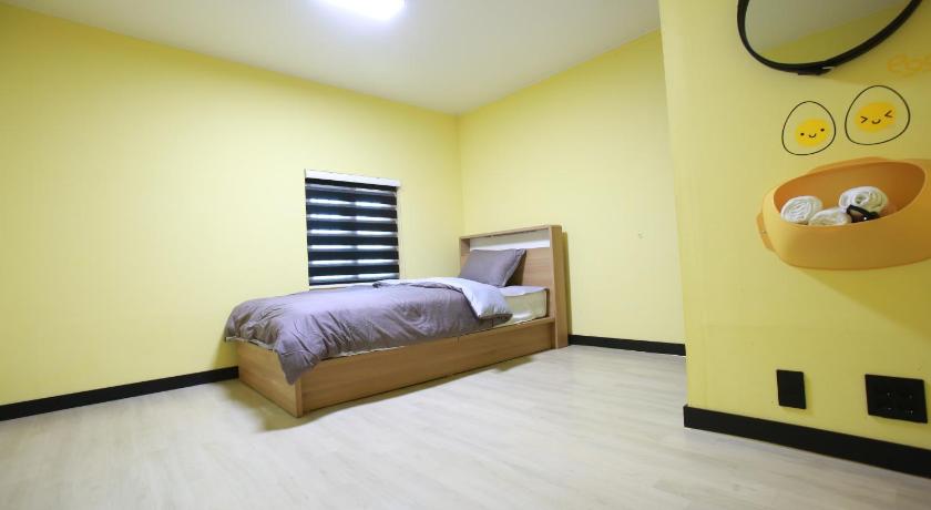 Image of Single Room 7