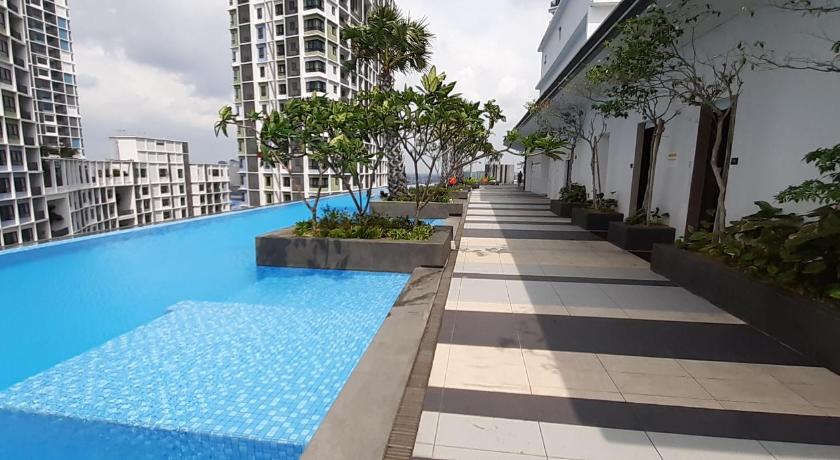 Image of Deluxe Two-Bedroom Apartment with Theme Park View 10