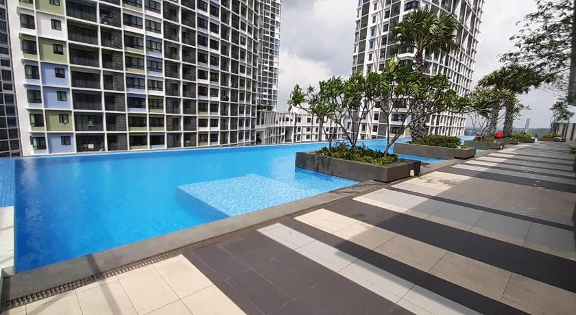 Image of Deluxe Two-Bedroom Apartment with Theme Park View 11