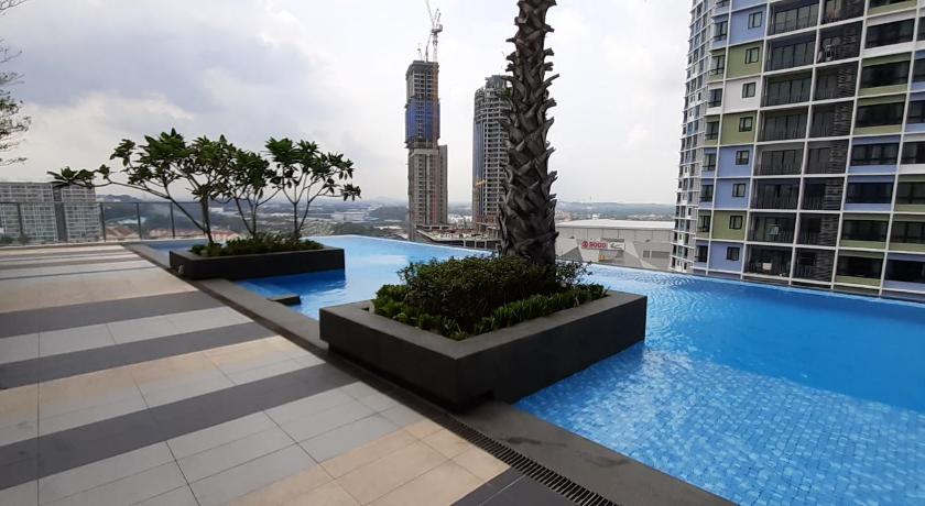Image of Deluxe Two-Bedroom Apartment with Theme Park View 4