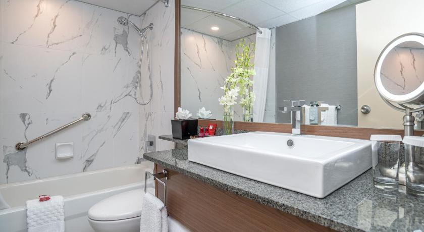 รูปของSuite - 2 Double Beds, Nonsmoking, Separate Bedroom, Balcony, Sofabed 6