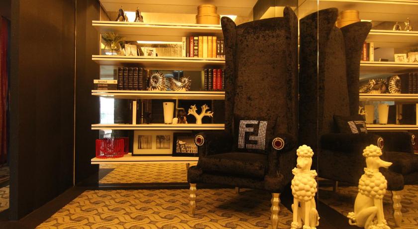 Image of Executive Suite 9