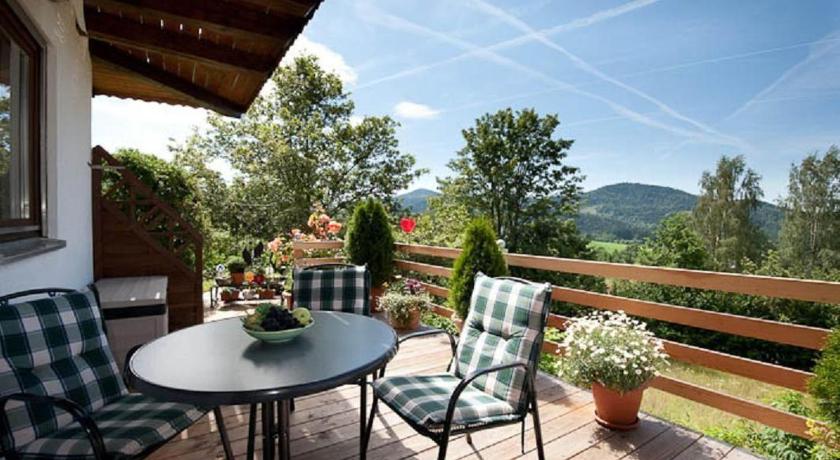 Ferienwohnung-Panoramablick-1 — Hotel in Bodenmais