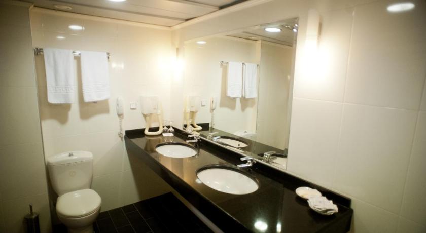 Image of Suite with Balcony and Sea View 8
