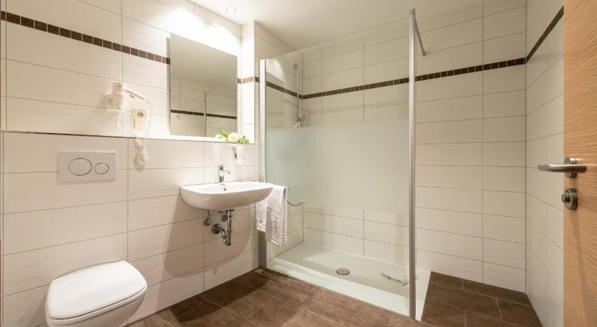 Hotel Rossle Berneck photo