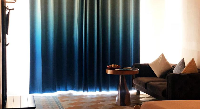 Image of Pool Suite 14