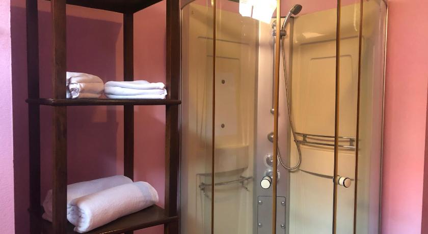 Image of Deluxe Jacuzzi Villa 9