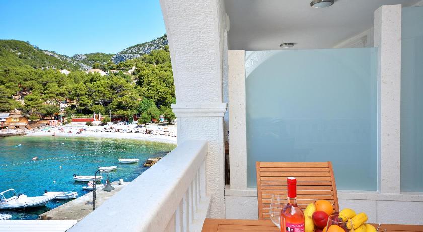 Villa Stonehouse photo