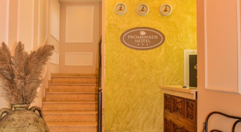 Promenade Hotel photo