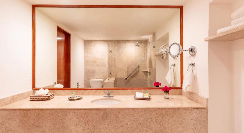 Image of Master Suite with Ocean View 2