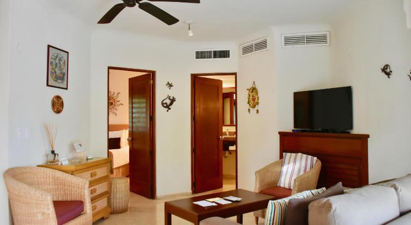 Playa Palms Beach Hotel photo
