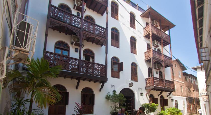 Asmini Palace Hotel photo