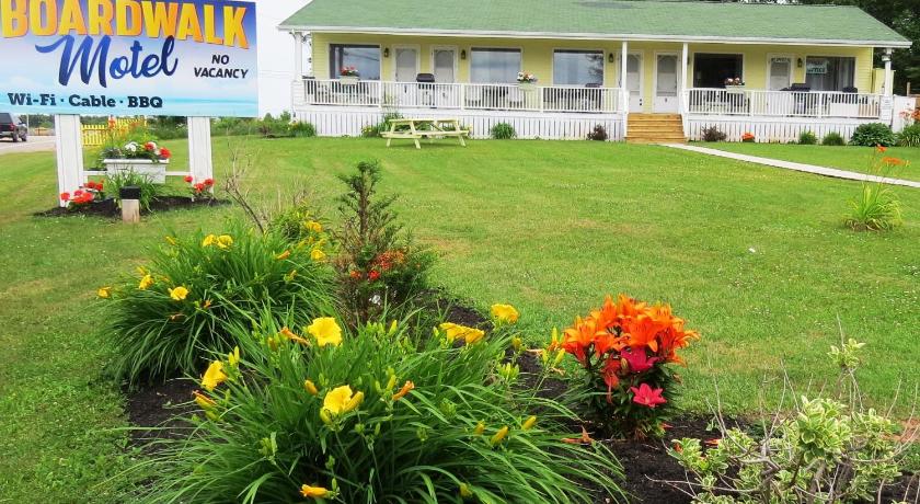 Boardwalk Motel photo