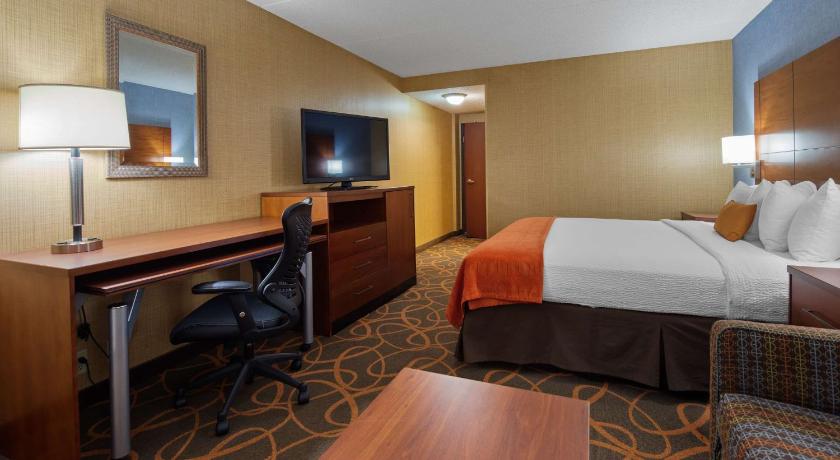 Best Western Plus Fresno Airport Hotel