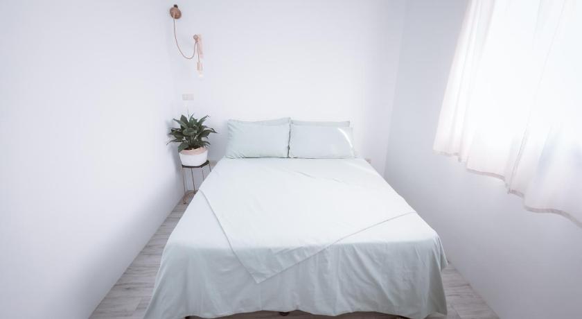 Image of Deluxe Queen Room 4
