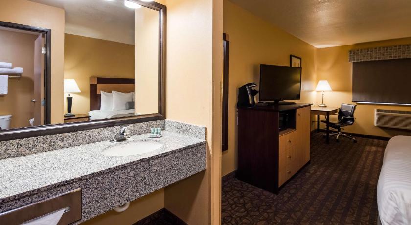 Best Western Sawtooth Inn and Suites