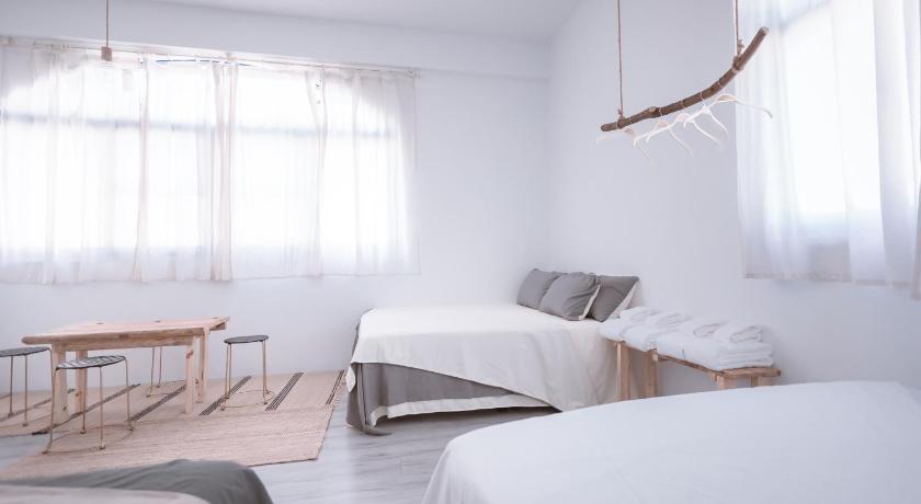 Image of Deluxe Triple Room 11