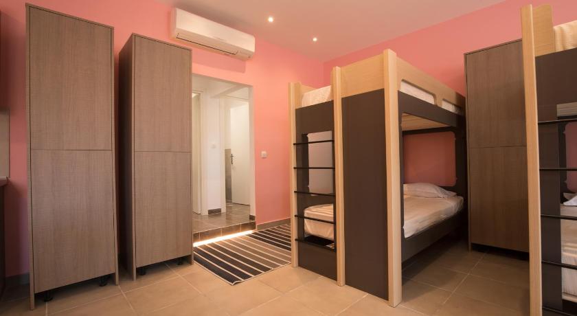 Local Hostel & Suites photo